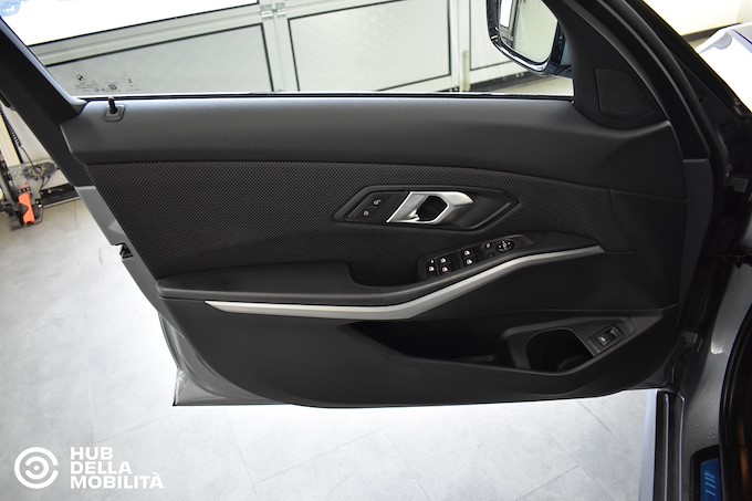 BMW 318d 48V Touring